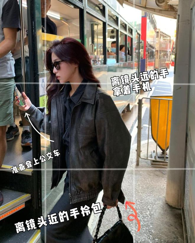 便松弛感10个街拍动作记得住拍得出龙8国际龙8网站街拍随便一拍拍出随(图3)