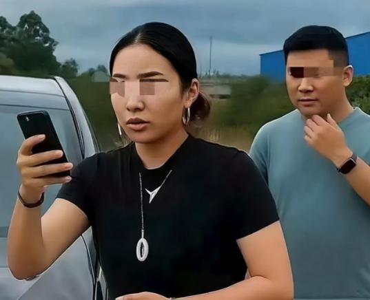 让路事件后续处理结果通报女司机亮证逼迫(图1)